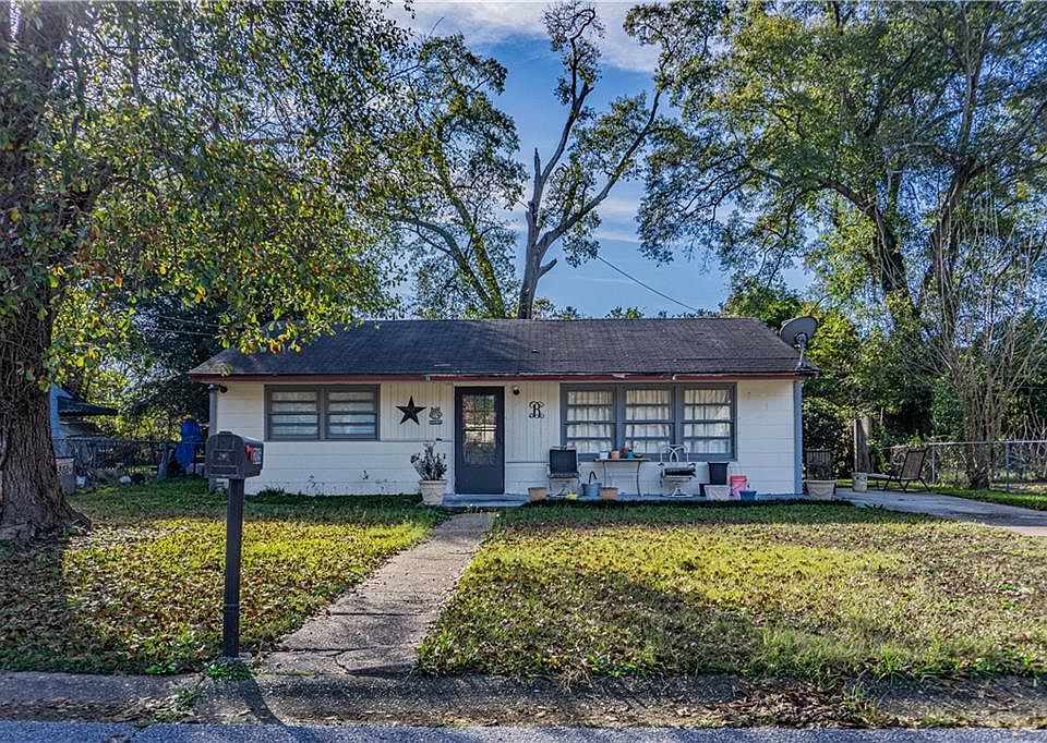 1st image of 205 25th St