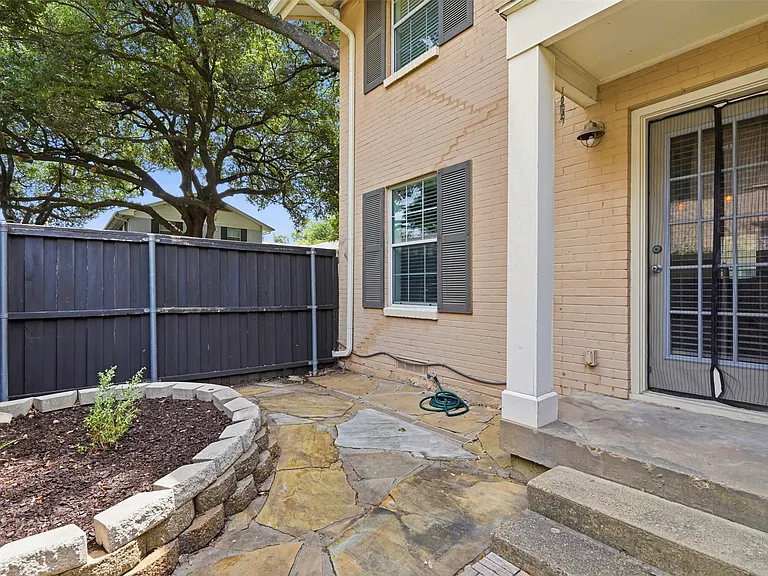 4723 Bradford Dr #B — Photo 24