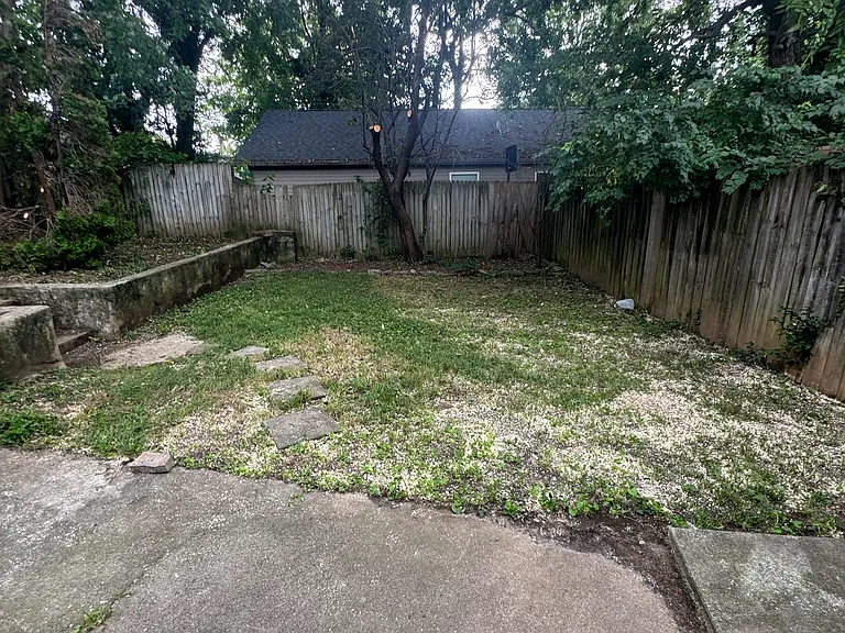 845 Georgetown St — Photo 20