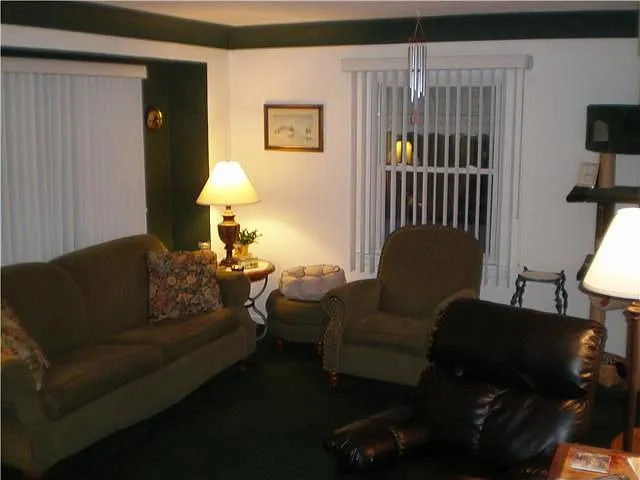 3324 Beverly Dr photo 1
