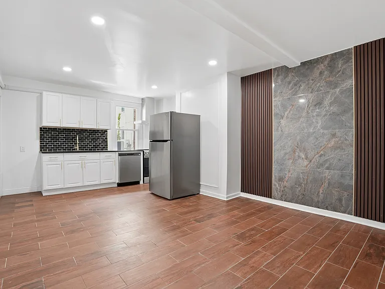 252 E Girard Ave #1 — Photo 2