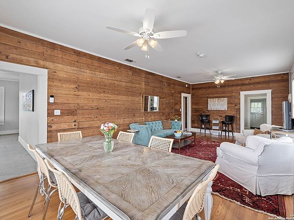5th image of 309 N Hackberry #1