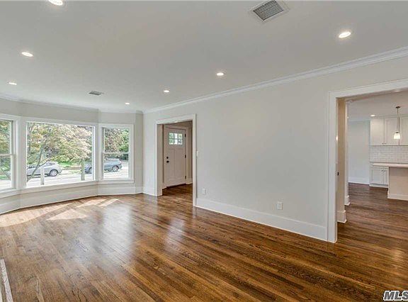 5th image of 543 Lakeview Ave