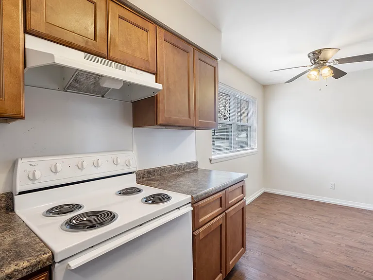 936 E Walnut St #1 — Photo 10