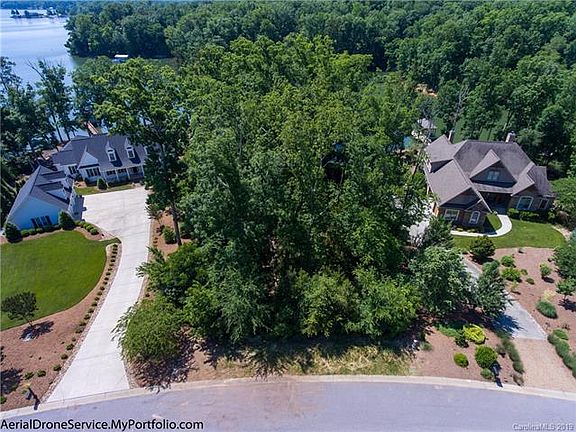 3rd image of 3542 Aqua Point Dr #100