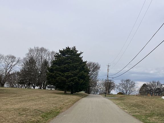 4th image of 8328 Lucas Ln