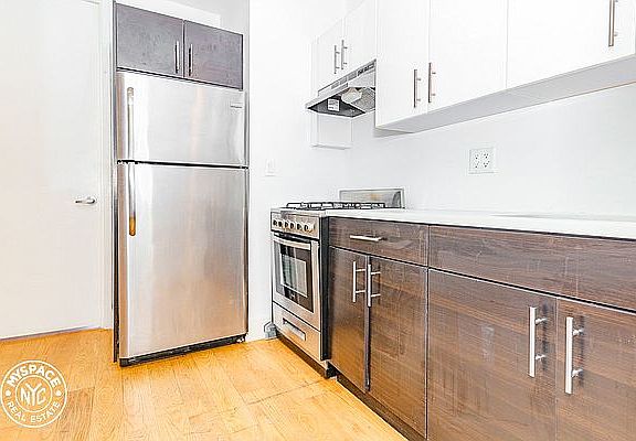 4th image of 828 Saint Johns Pl #8K