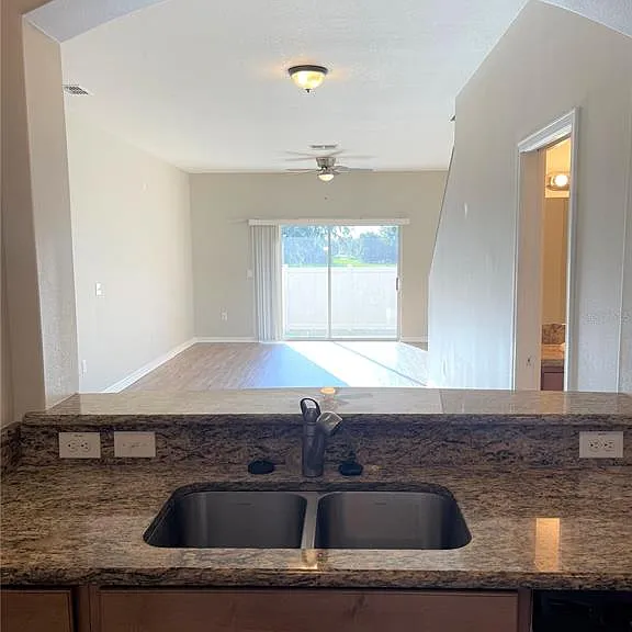 4011 Winding Vine Dr — Photo 9