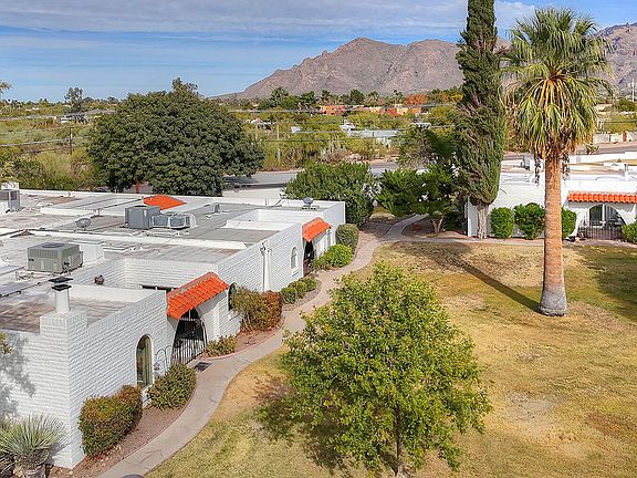 5th image of 729 W Las Lomitas Rd