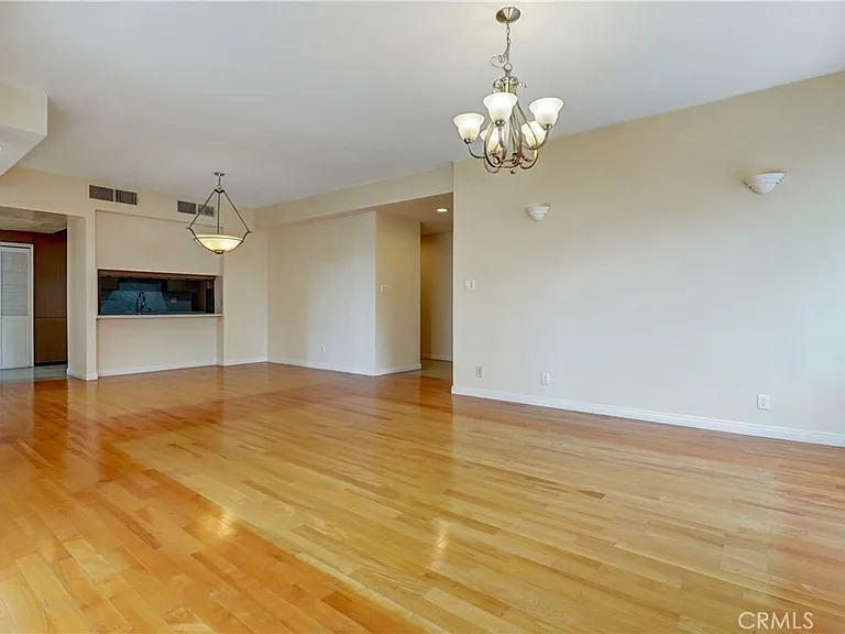 10787 Wilshire Blvd #802 — Photo 7
