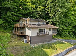 228 Rockley Rd, Morgantown, WV 26508