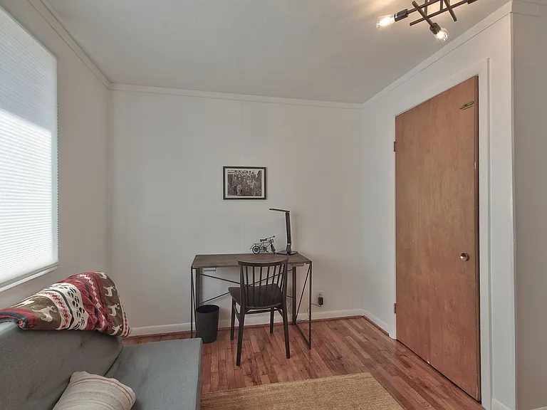 1328 NE 9th Ave — Photo 12