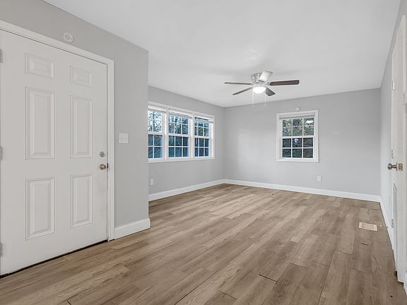 2nd image of 422 S Stone St