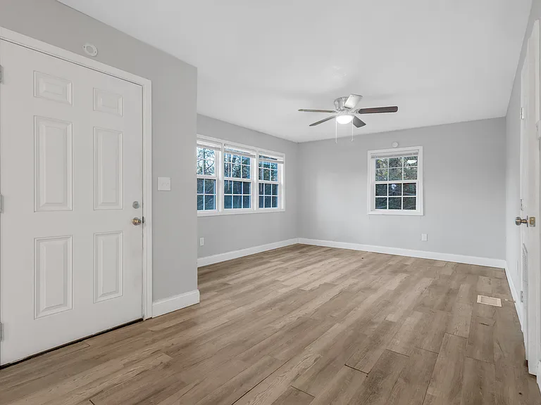 422 S Stone St — Photo 2