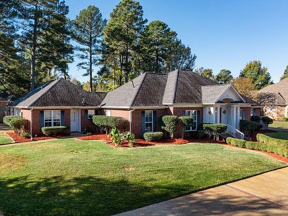3rd image of 5805 Winchester Dr