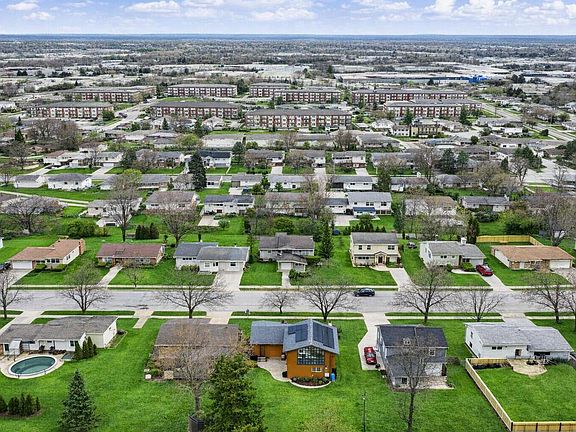 3rd image of 2115 Rambling Rose ROAD