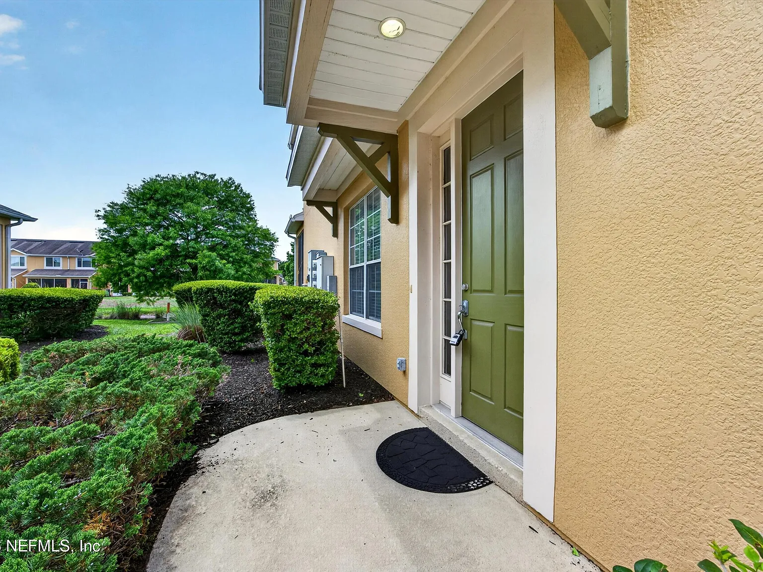 3 bed, 2.5 bath, 2341 sqft, $2,600 — Photo 4