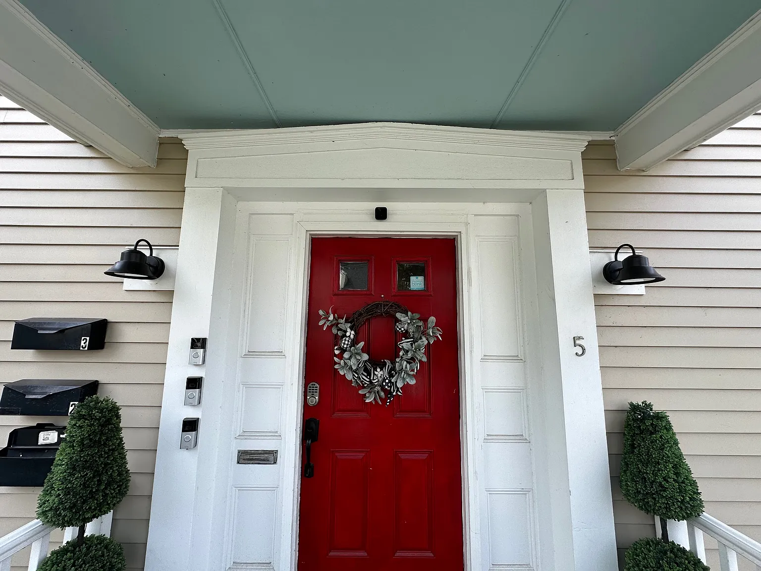 3 bed, 1100 sqft, $2,950 — Photo 2