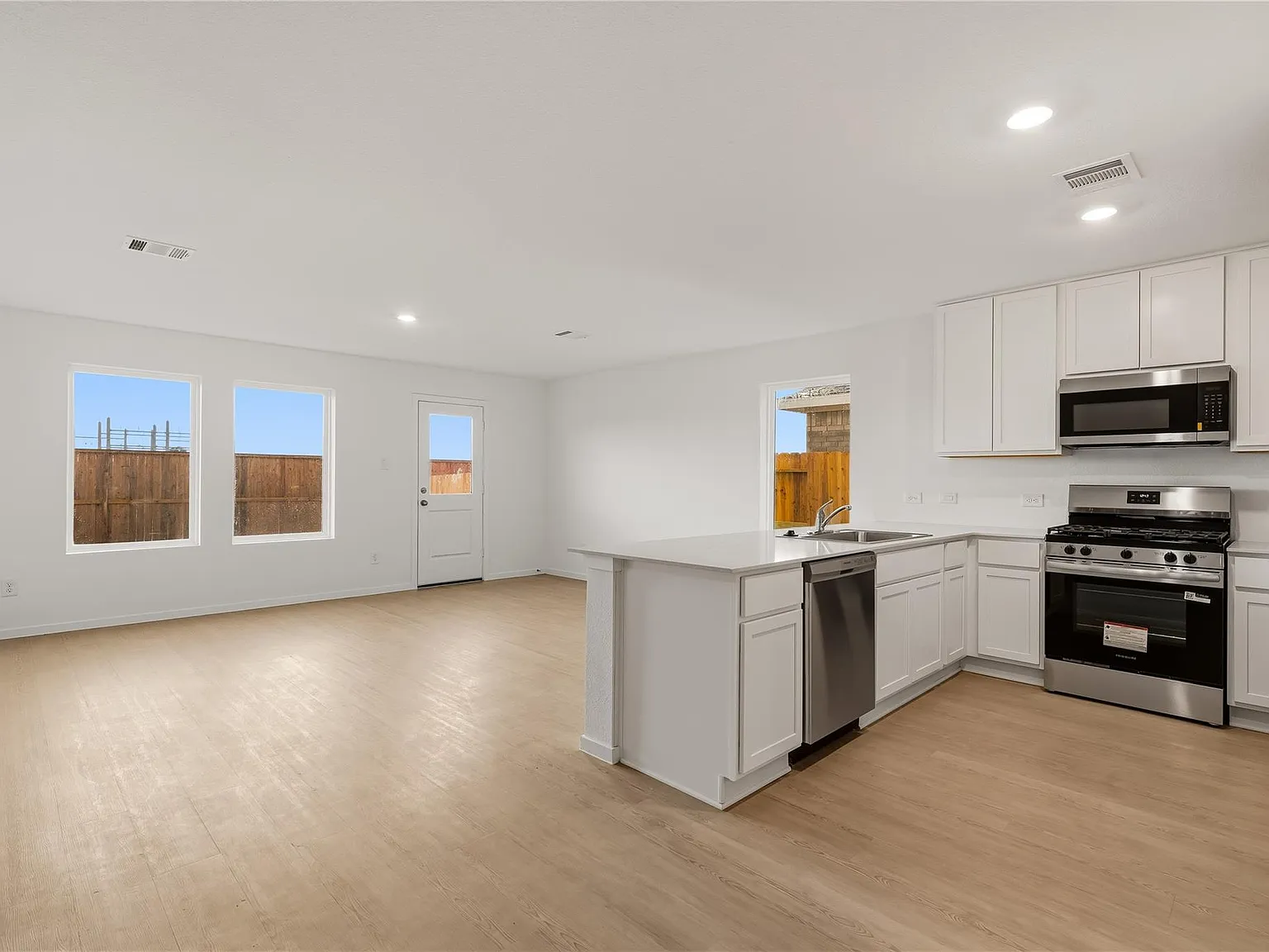 1427 Parks Edge Lane - 1 — Photo 2