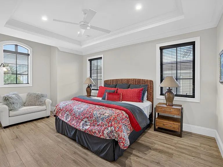 2425 Delmar Pl — Photo 37