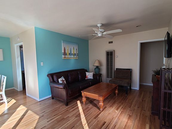 2nd image of 1440 Pacific Beach Dr