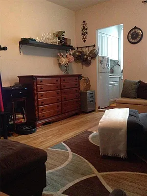 Rented by Ellis Group | media 21