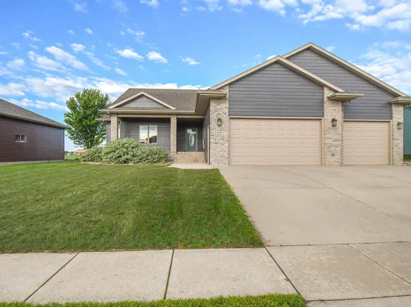 601 Emmett Trl, Harrisburg, SD 57032