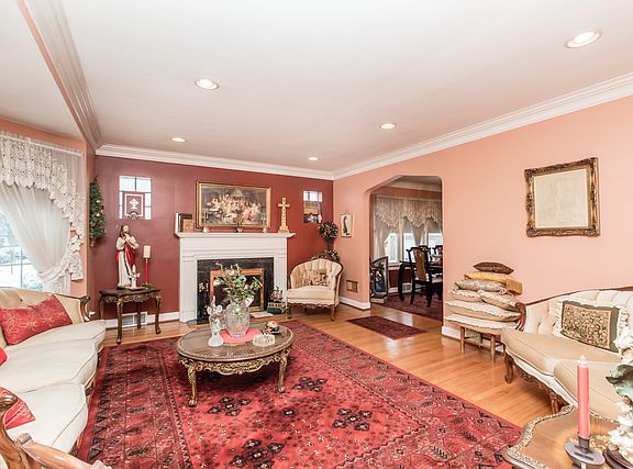 4th image of 6017 N Monticello Ave