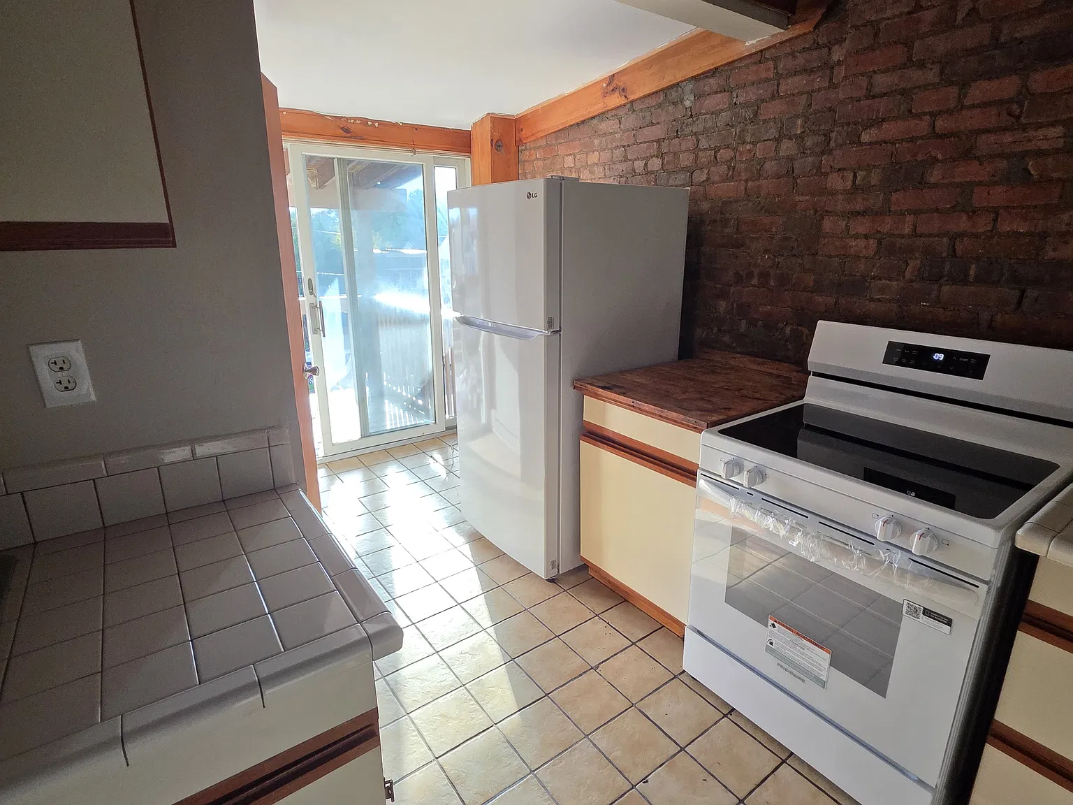 1 bed, $1,400 — Photo 2