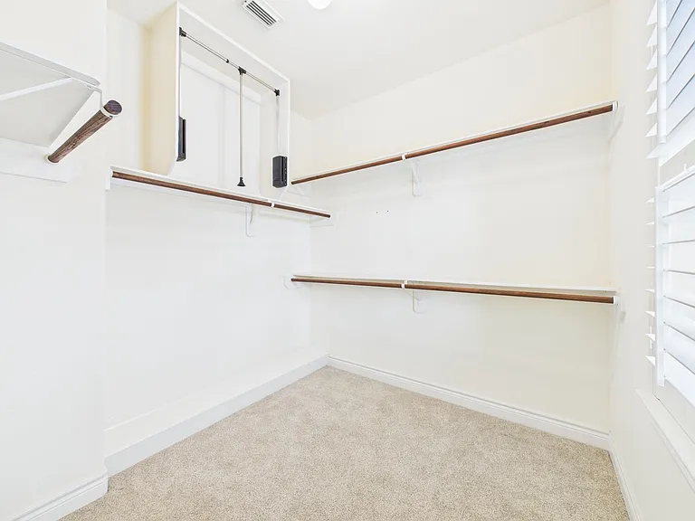 11025 Sherwood Grv — Photo 31
