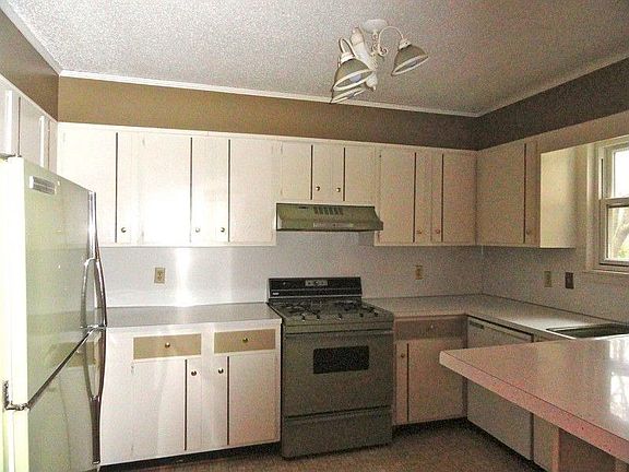5th image of 2515 Hawksbury Ln