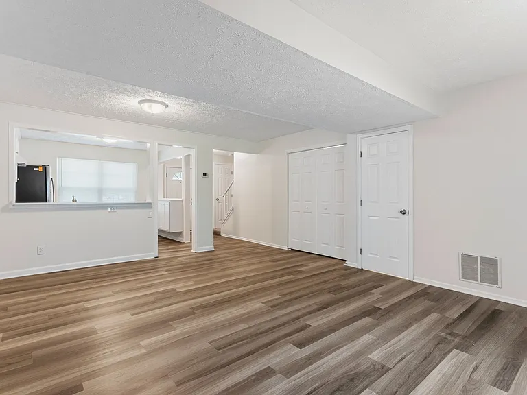 6319 Harris Heights Ave — Photo 8