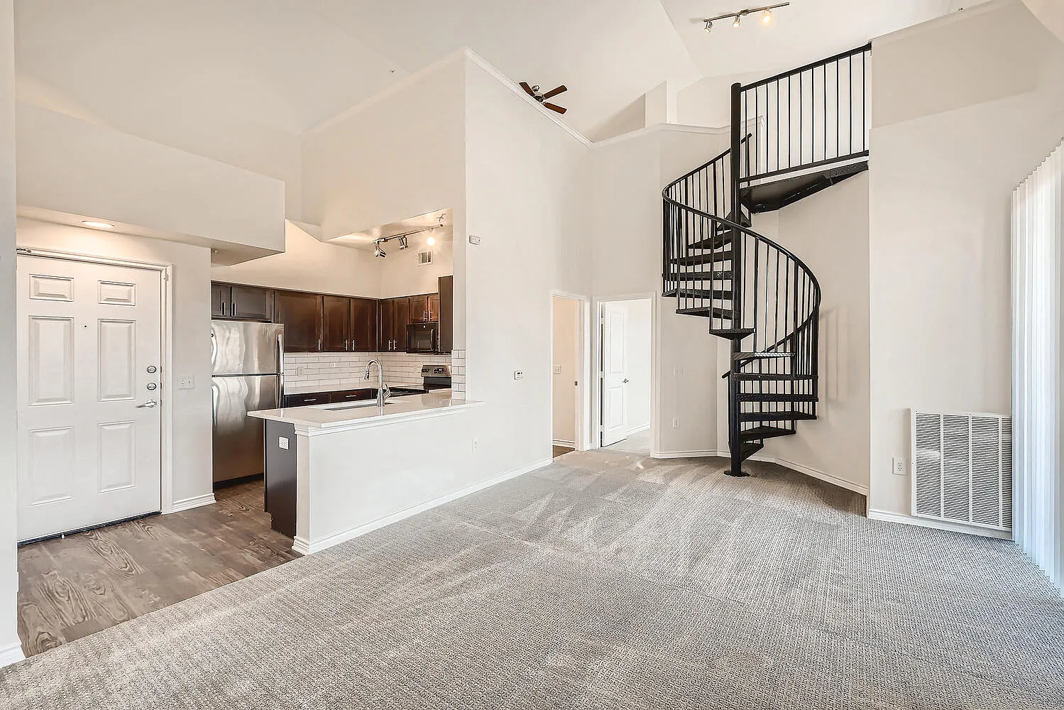 Fox Run Lofts — Photo 4