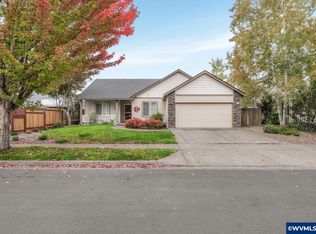 1930 Salmon Run SW, Albany, OR 97321