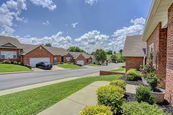 3rd image of 123 Southridge Dr