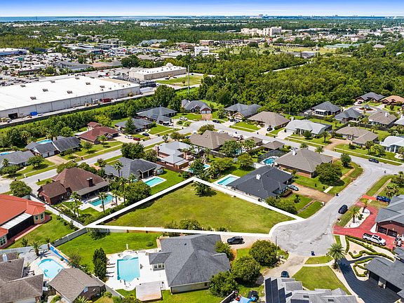 4th image of 504 Parkwood Ct
