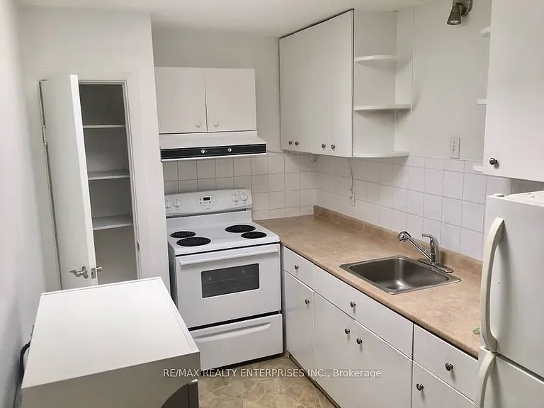297 Lakeshore Rd E #2 — Photo 6
