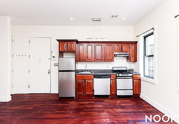 5th image of 184 Jefferson St #1R