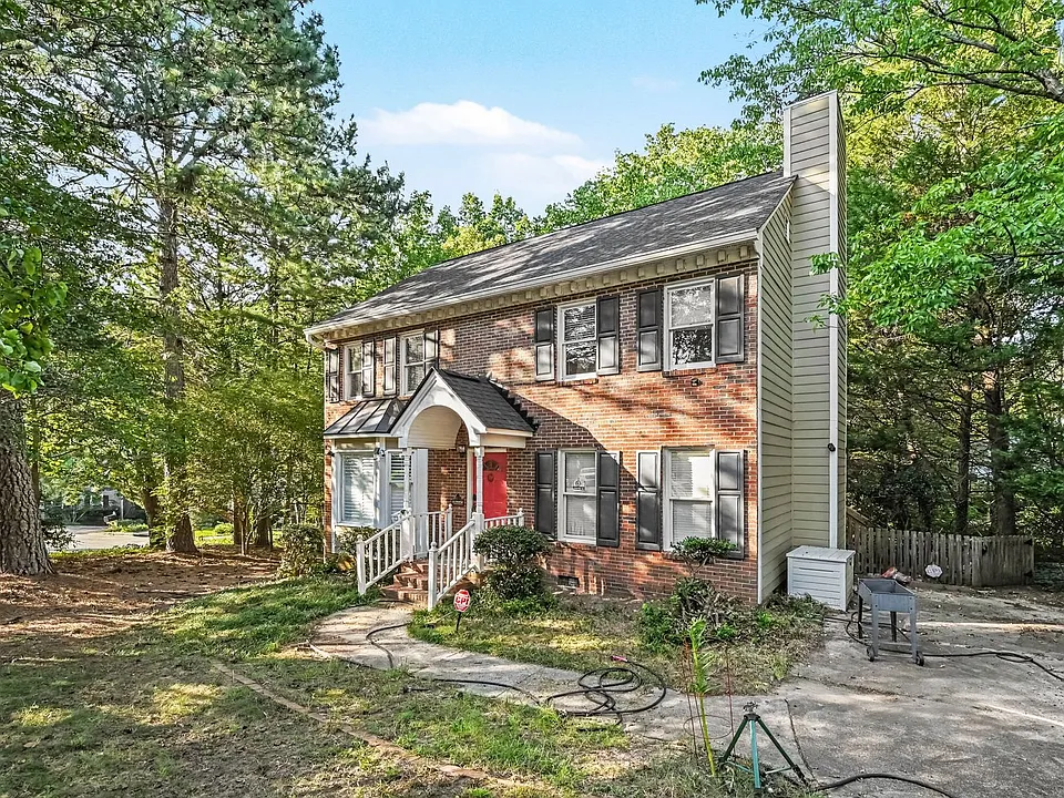 2 Hitching Rack Ct