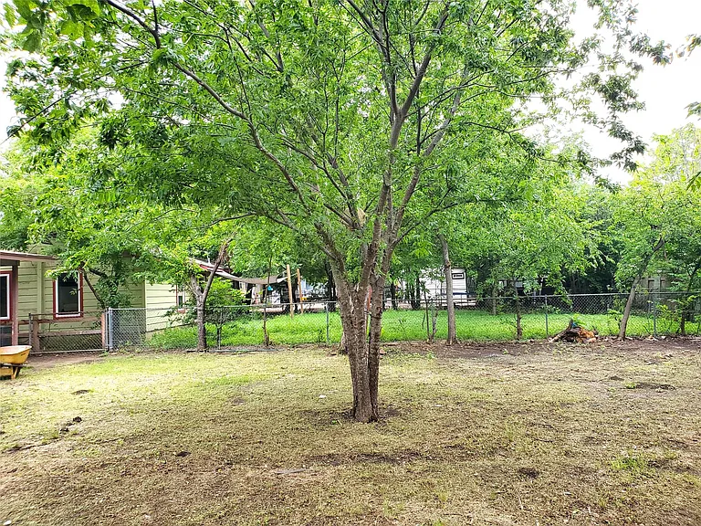 8907 Shepard Dr — Photo 12