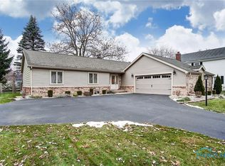 7828 Shaftesbury Dr, Sylvania, OH 43560