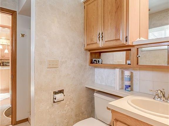 4th image of 118 Timothy Dr