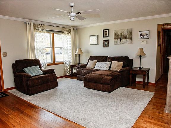 4th image of 17 Covington Dr