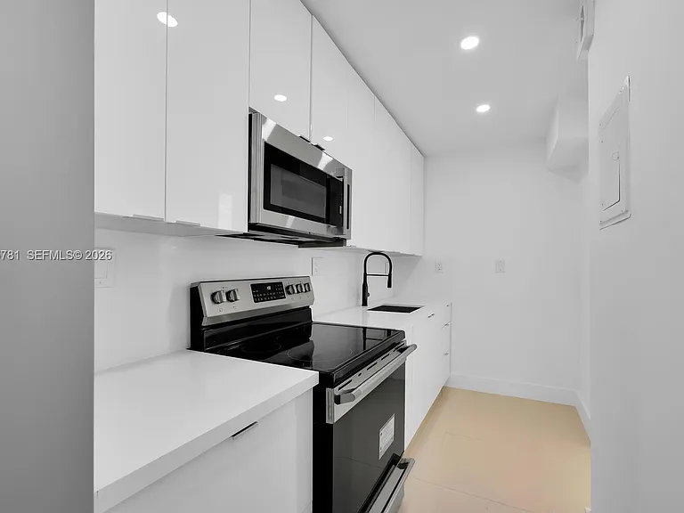 1000 West Ave #301 — Photo 12