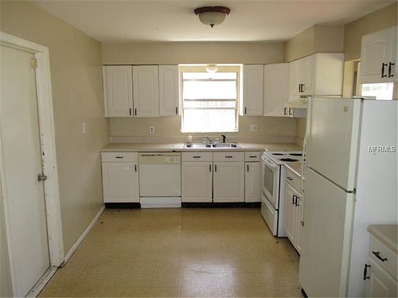 5th image of 6842 Criswell Ave N