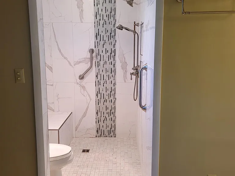 1876 W Holly St — Photo 19