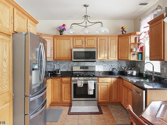 4th image of 1427 Barnhardt Ln