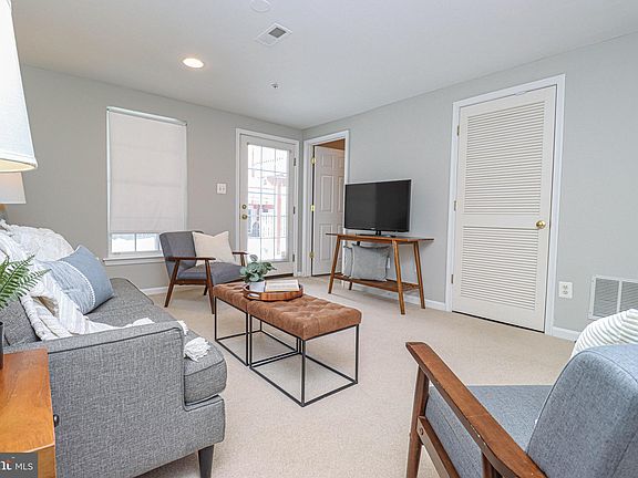 3rd image of 1436 Thornbury Ct