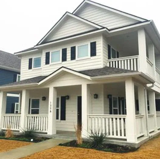 5 bed, 5.5 bath, 2776 sqft, $4,500 — Photo 2