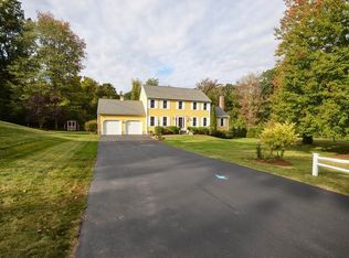 5 Tipperary Dr, Sutton, MA 01590